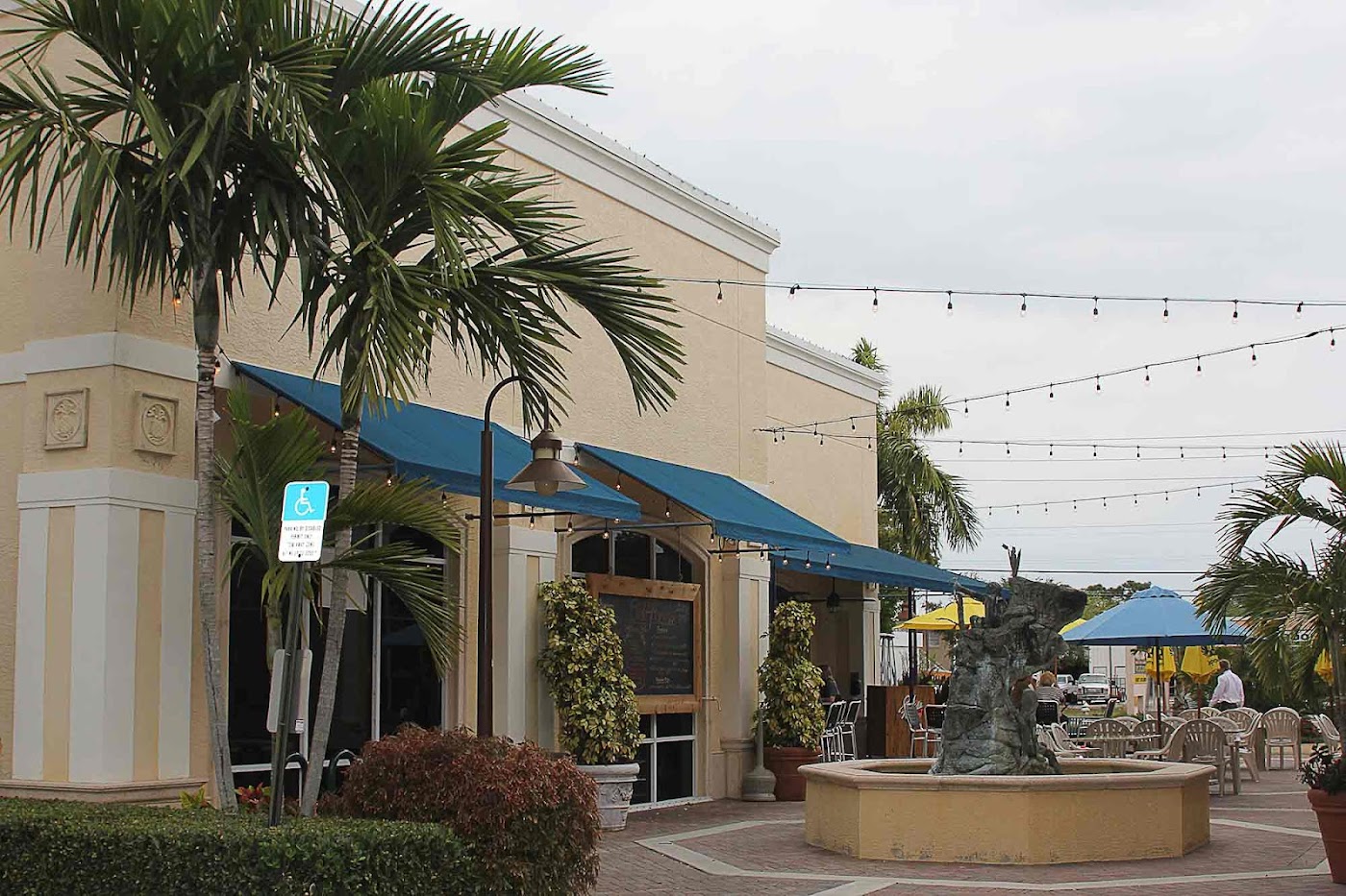 Old Florida Bar & Grill in Jupiter